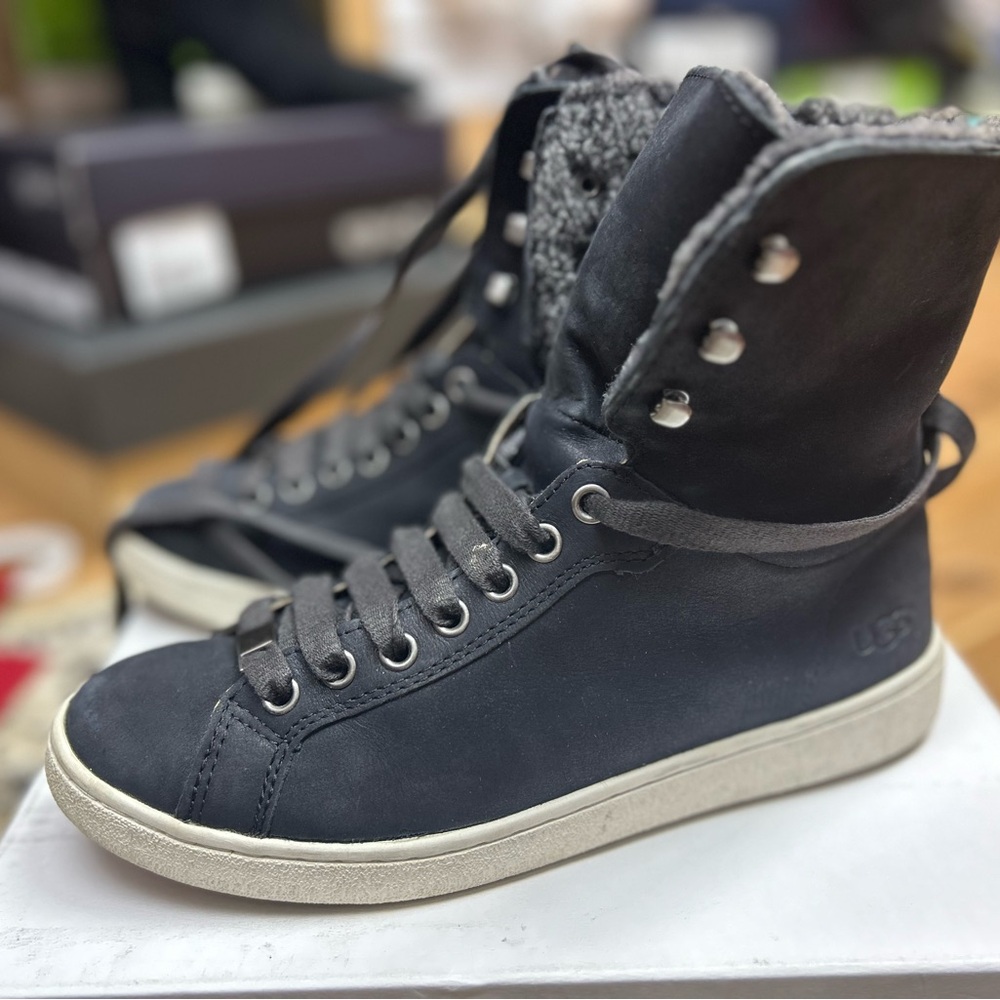 Stylish UGG boots/hight tops